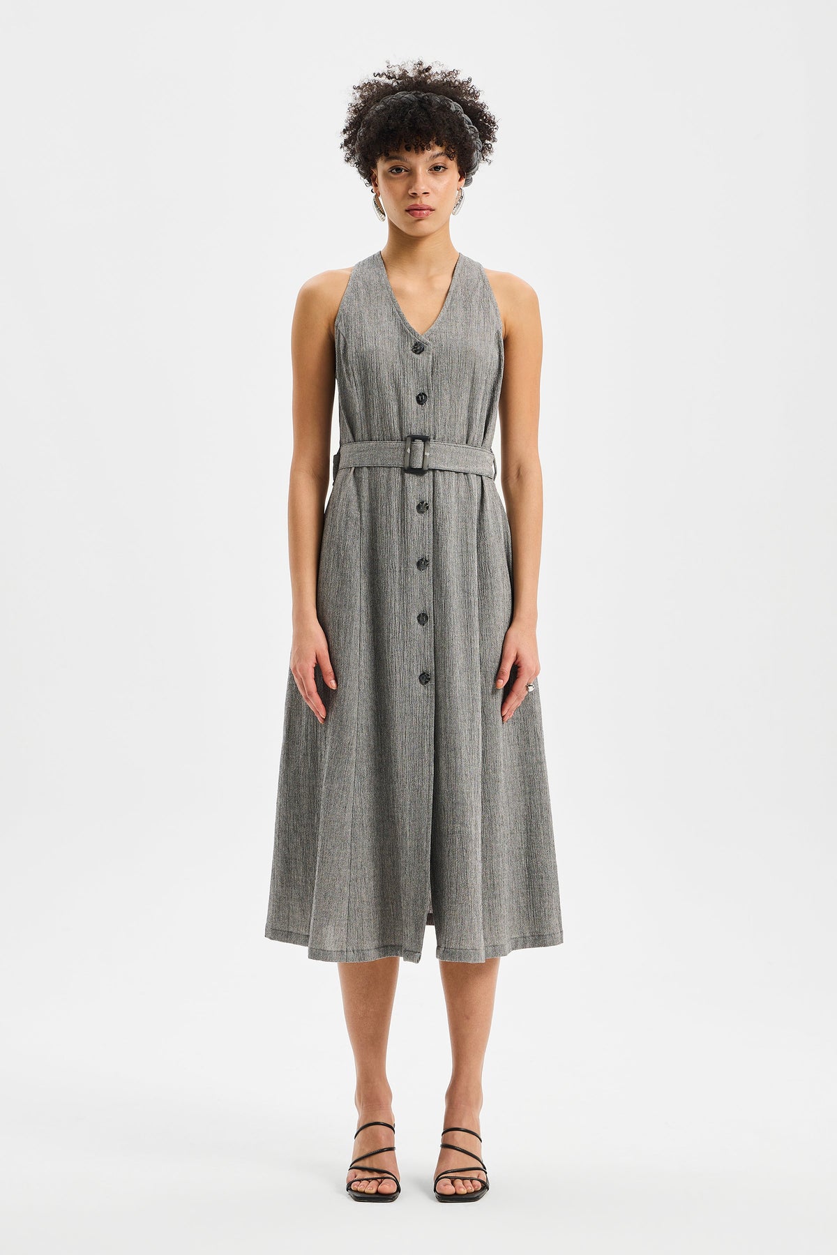 Linea Shirt Dress in anthracite black, part of Livanci's slow-fashion approach