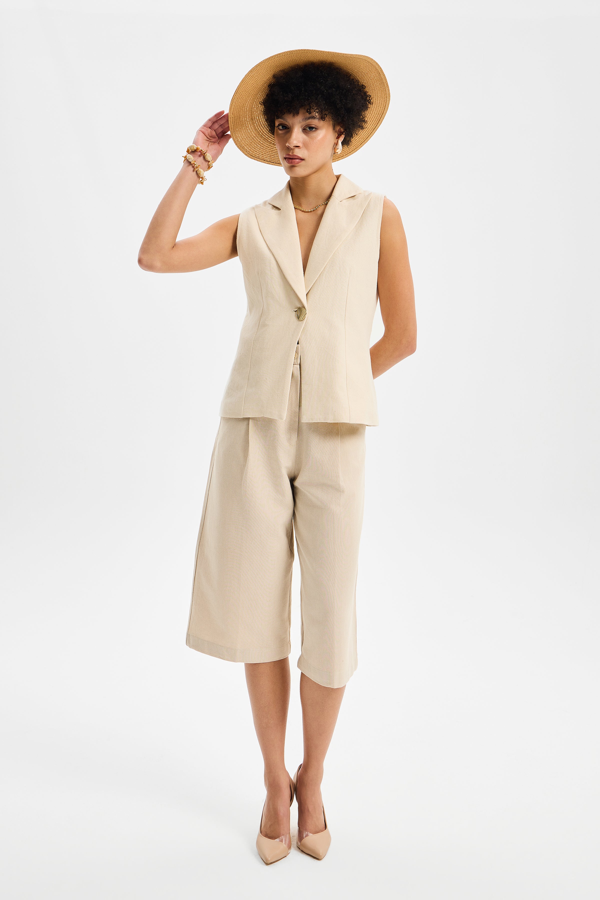 Calibra Women’s Classic Shorts Ecru