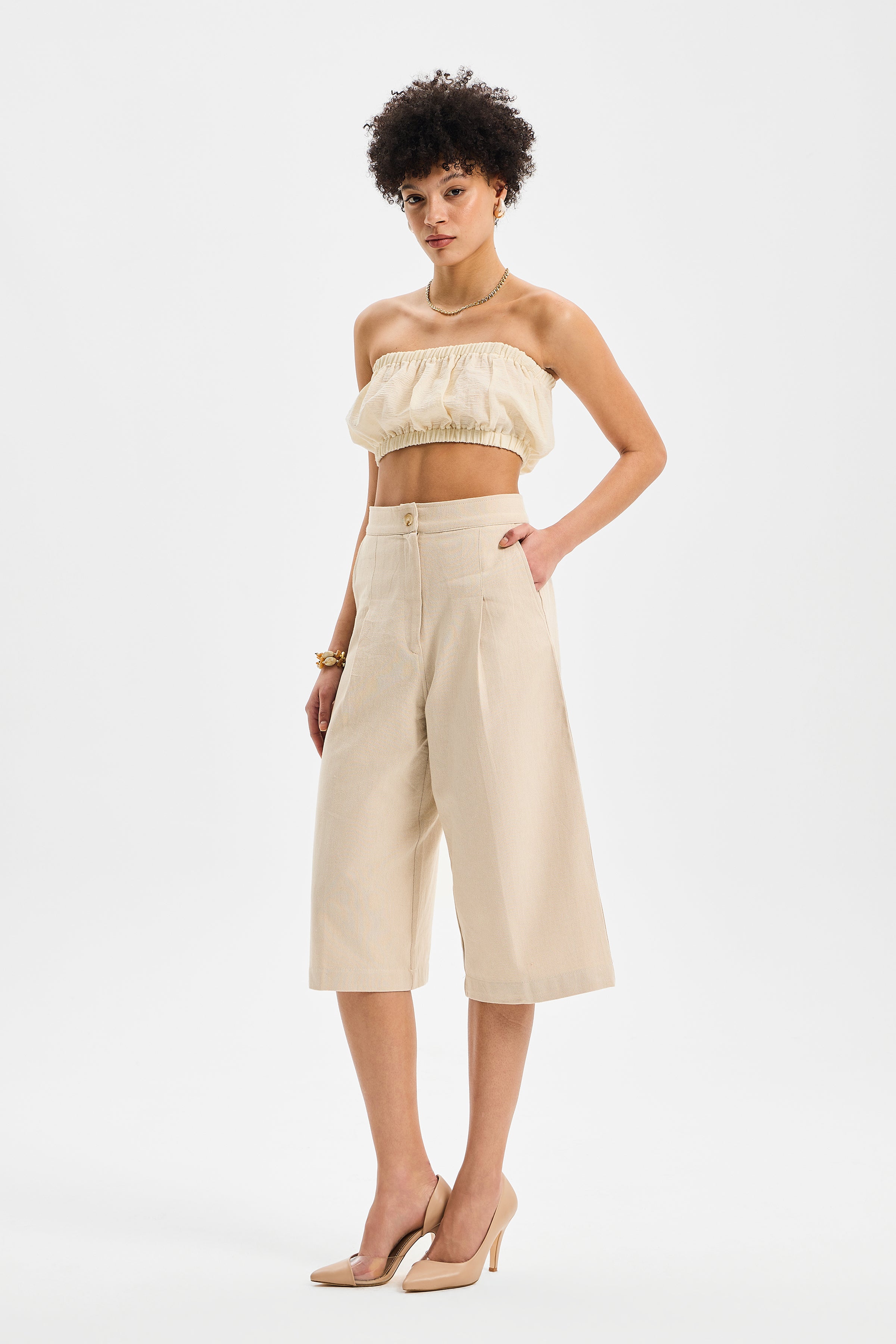 Calibra Women’s Classic Shorts Ecru