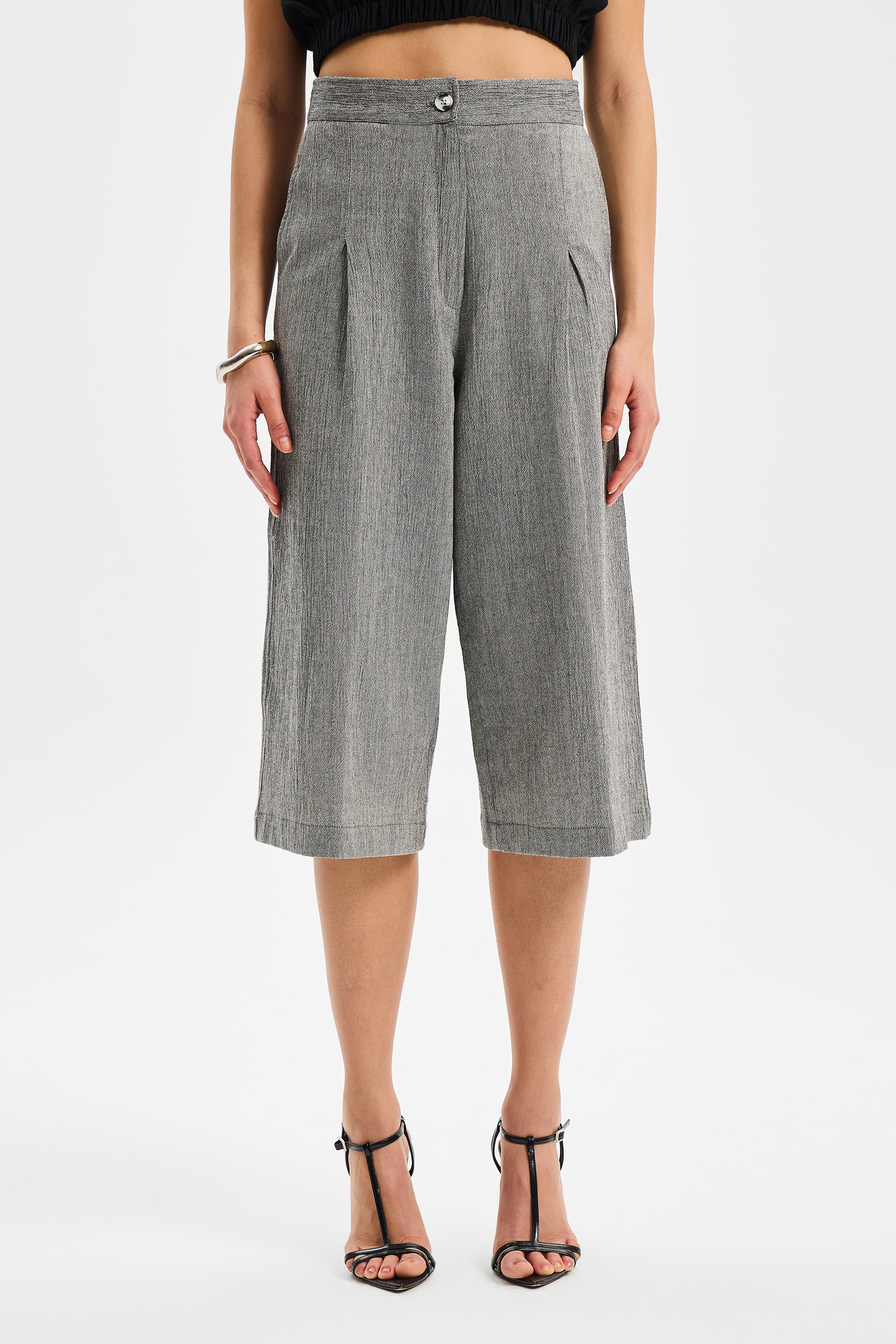 Calibra Women’s Classic Shorts Anthracite Black