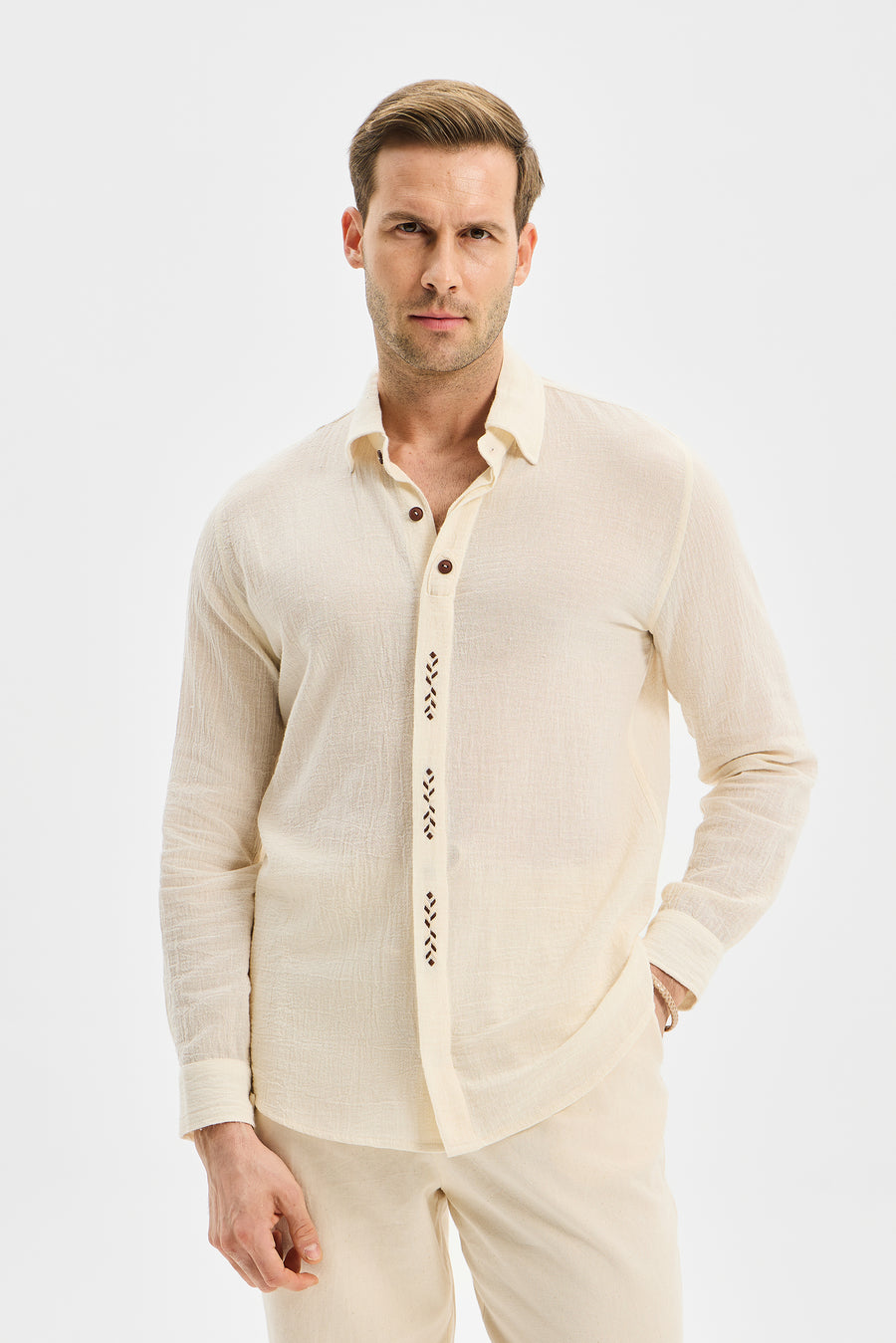 Motif Erkek Nakışlı Gömlek
