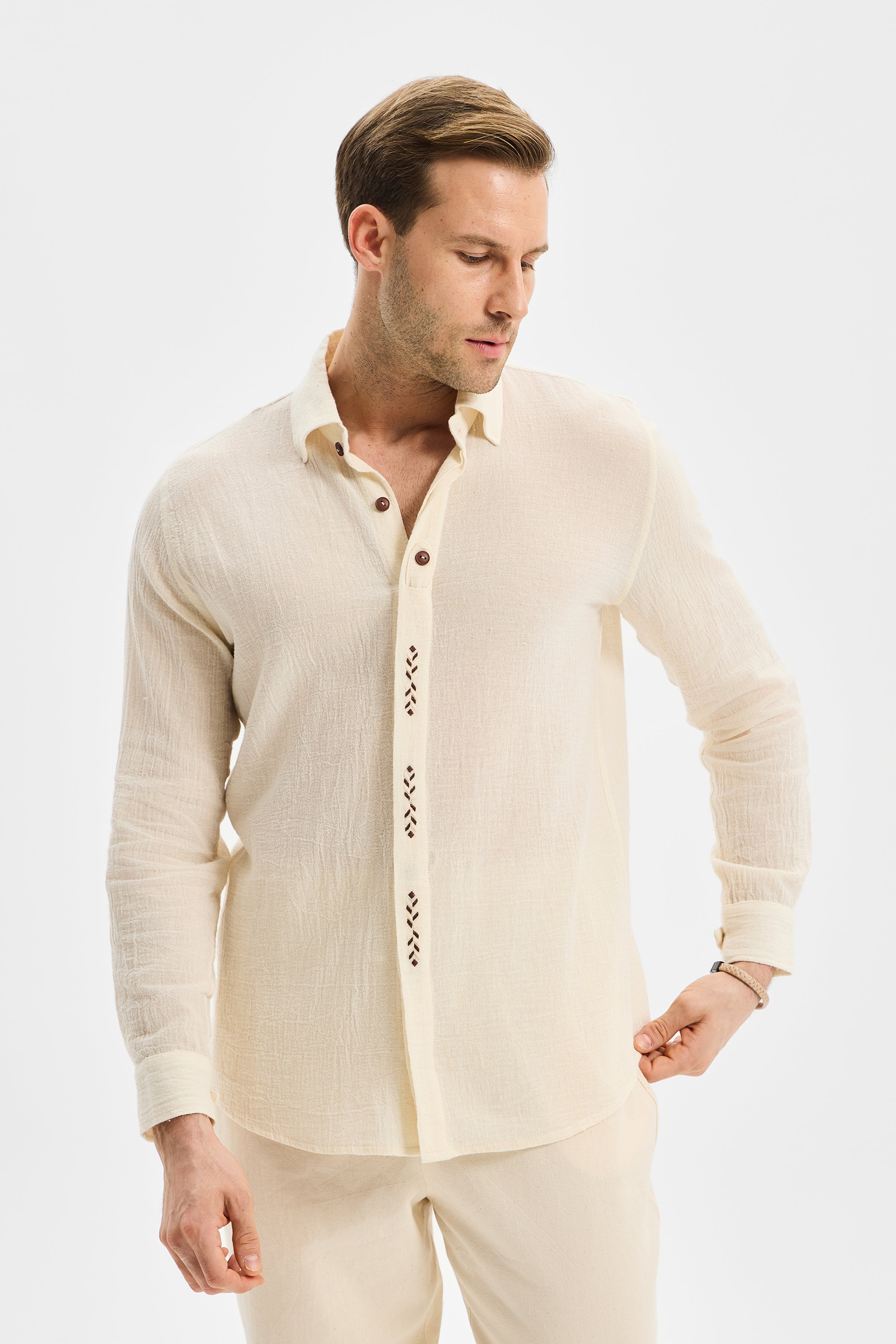 Motif Erkek Nakışlı Gömlek