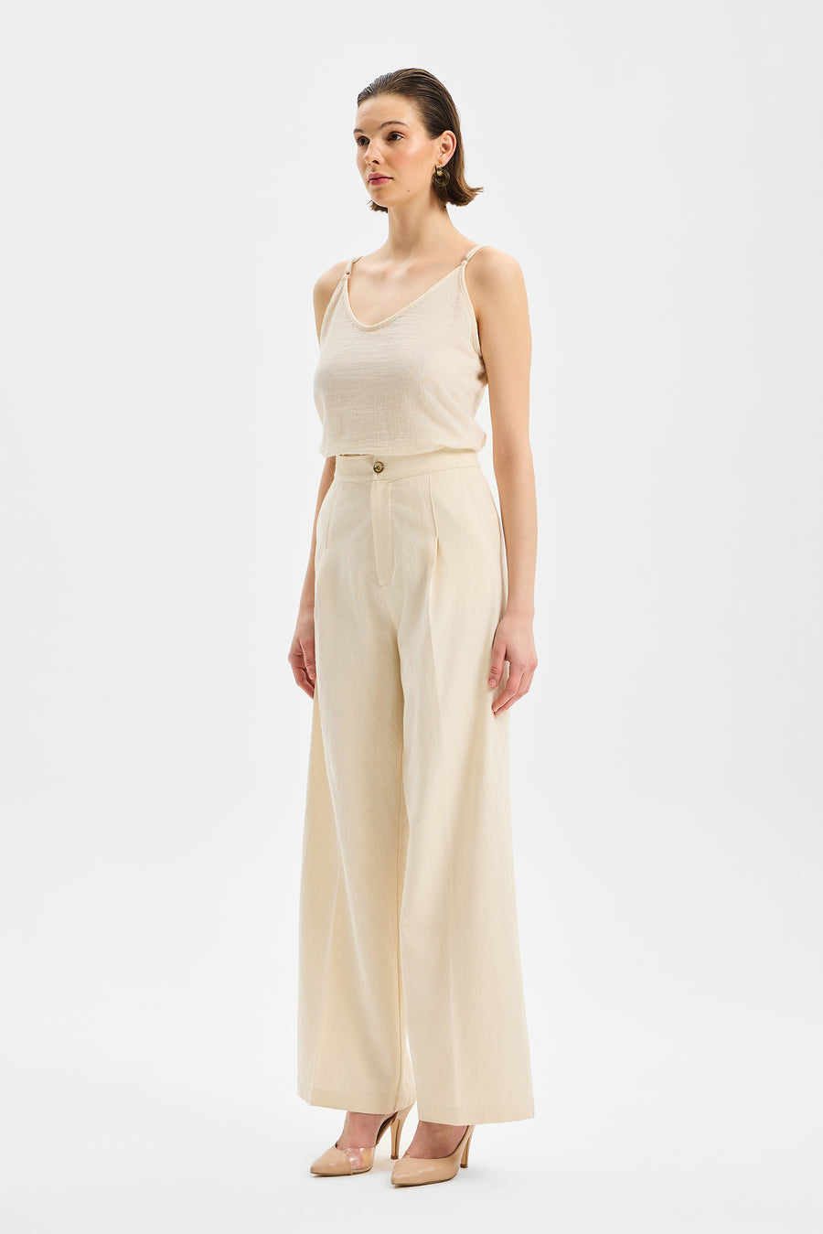 Pivot Women's Classic Pleated Trousers Ecru